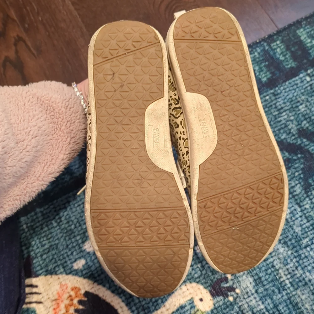 EUC Toms cheetah print sneakers size 8 - Picture 6 of 7